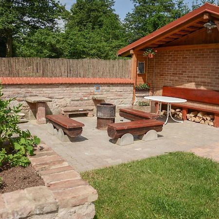 Stovka Bozanov Guest House Exterior photo